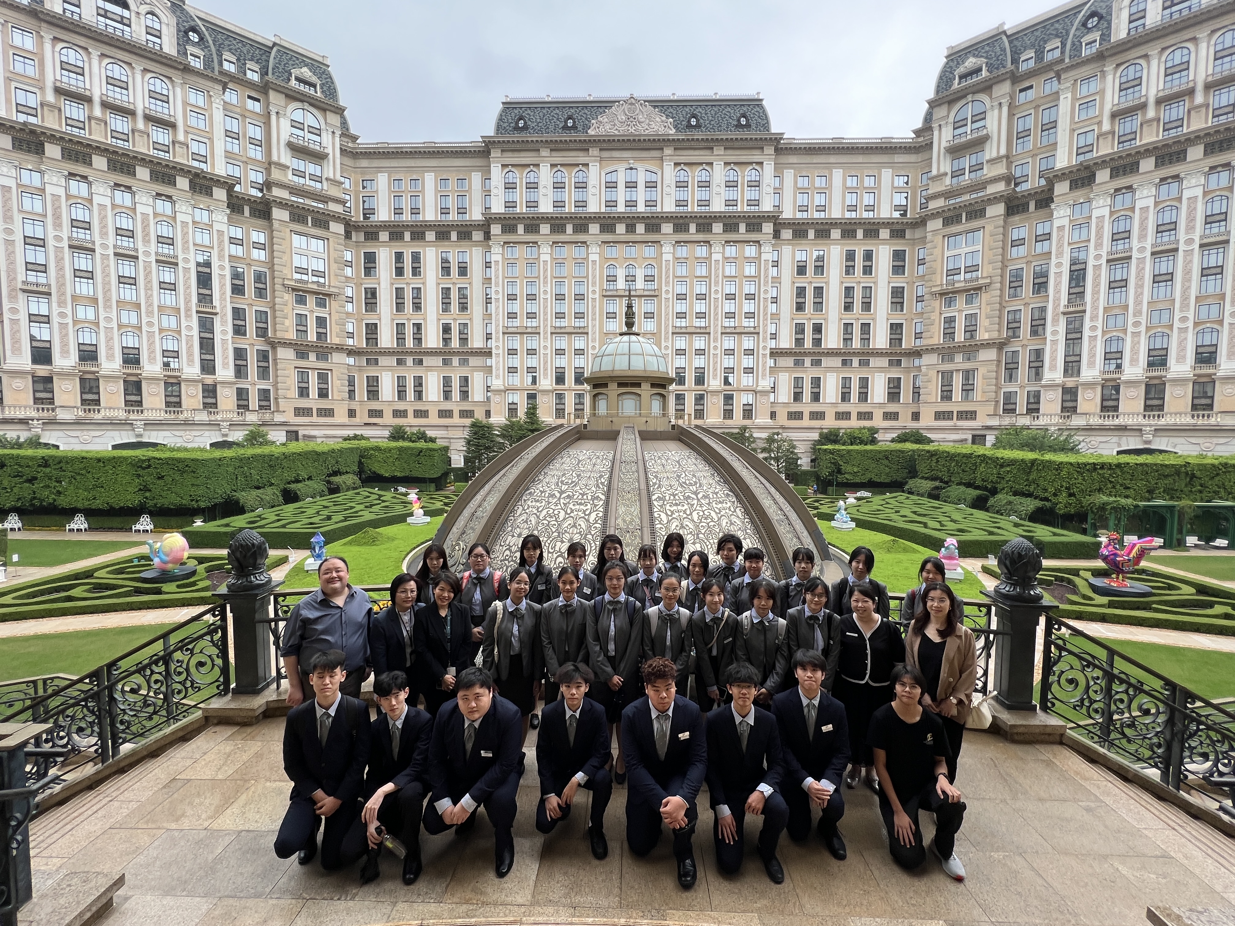 IFTM undergraduates join familiarisation tours of Grand Lisboa Palace